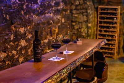 Cave Wine Tasting - Exclusive Sip and Song 